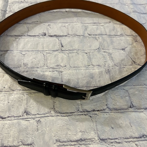 JOHNSTON & MURPHY MENS BLACK PEBBLE GRAIN LEATHER BELT SILVER BUCKLE SIZE 38 - Picture 8 of 8